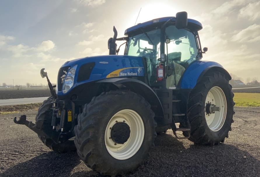 2010 New Holland T7050